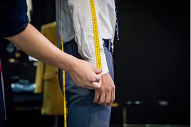 定制男士西服顏色該如何進(jìn)行選擇，原來還有