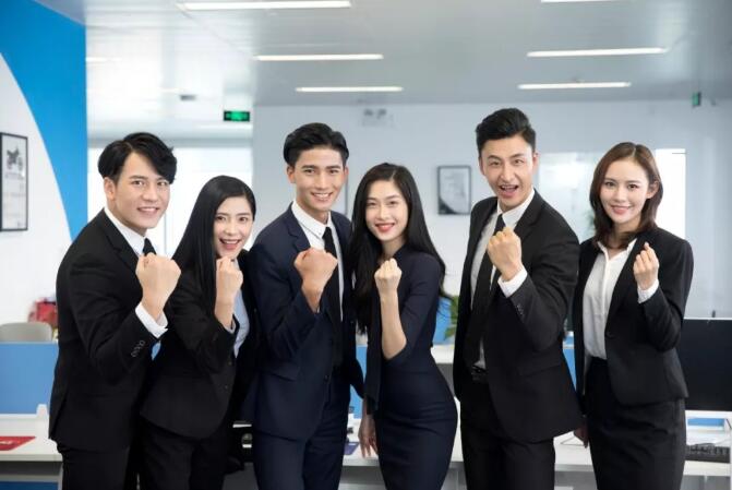 西服定制中，如何選擇到適合自己心儀的西服